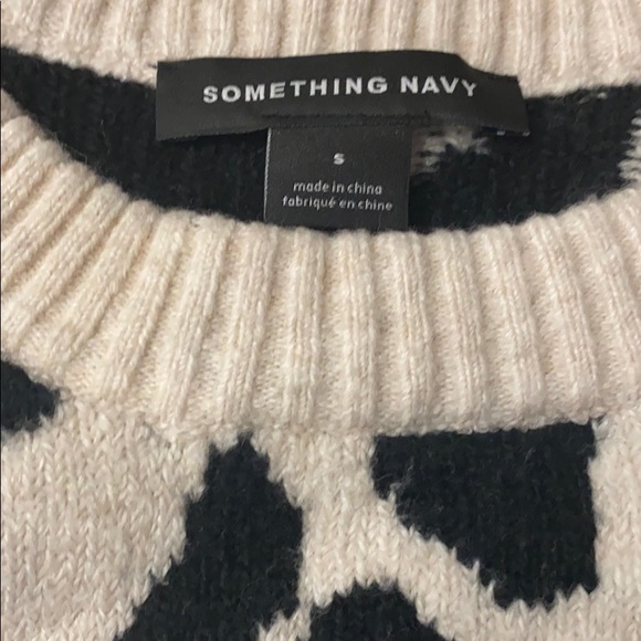 Large Leopard Cheetah Print Sweater - Picture 5 of 6